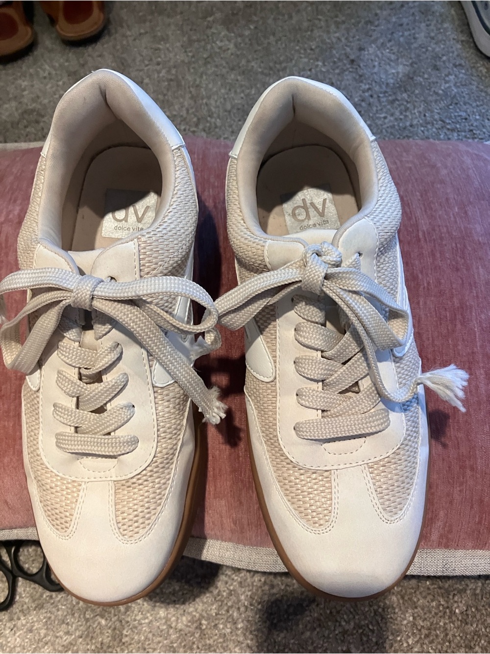 Dolce Vita Cream & White Lace-Up Athletic Sneakers
